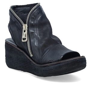 NWOT A.S. Naylor Black Wedges 36/6